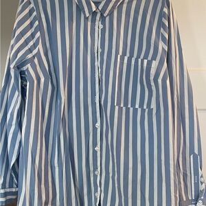 Torrid Size 3 Striped Button Down Shirt in Blue and White